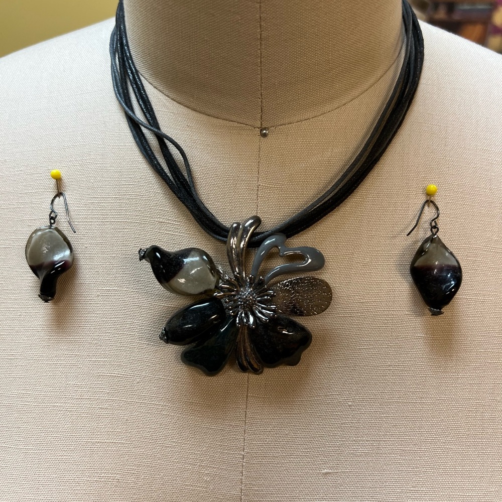 Black Grey Abstract Flower Necklace Earrings Set